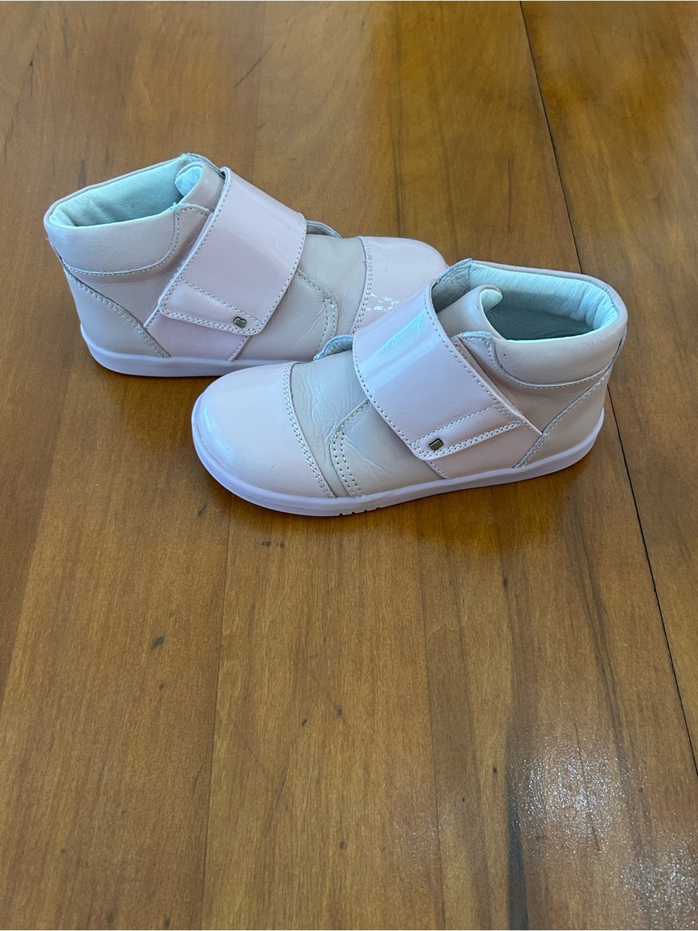 NWOB Bobux Boston Hi Top Pink Leather Kids Sneakers Size EU28 US 10.5